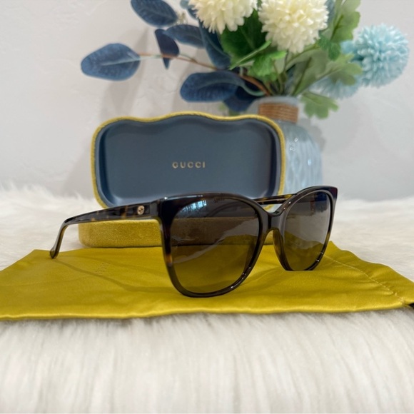 GUCCI Tortoise Shell Sunglasses - Picture 1 of 15